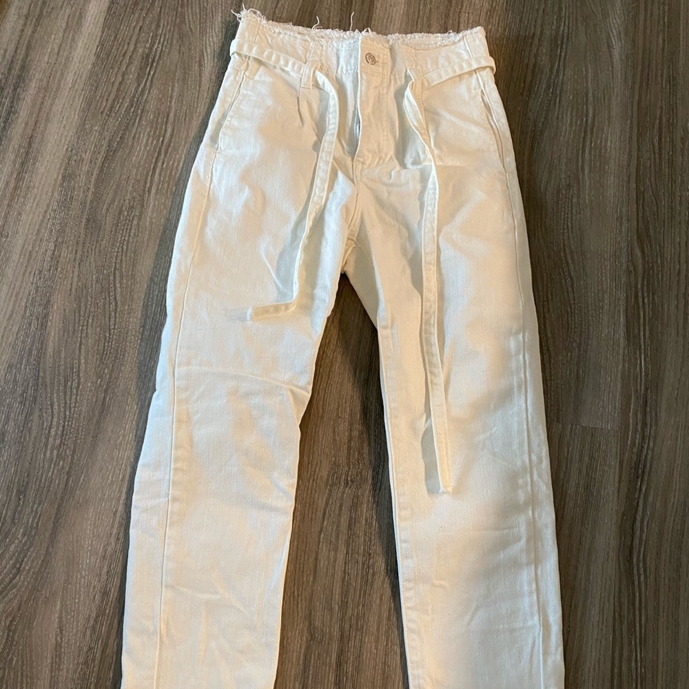 Boohoo White Jeans with string belt